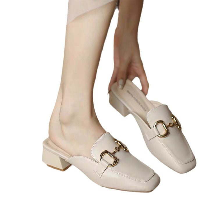 Damen Mules mit Blockabsatz Goldene Akzente Elegante Schuhe