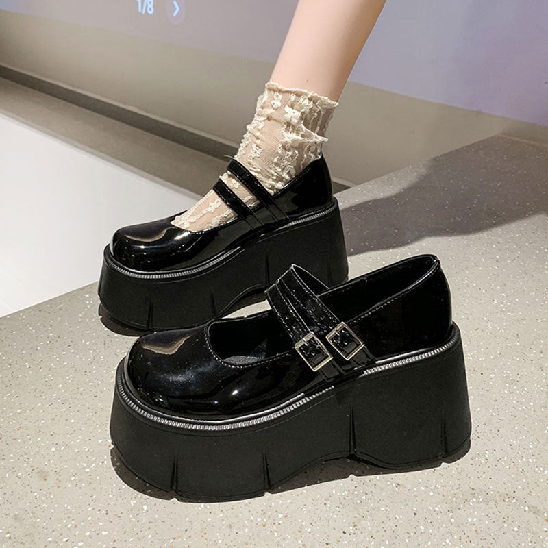 Damen Plattform Ballerinas Hoch mit Doppelriemen Glänzend - BerlinGlamour