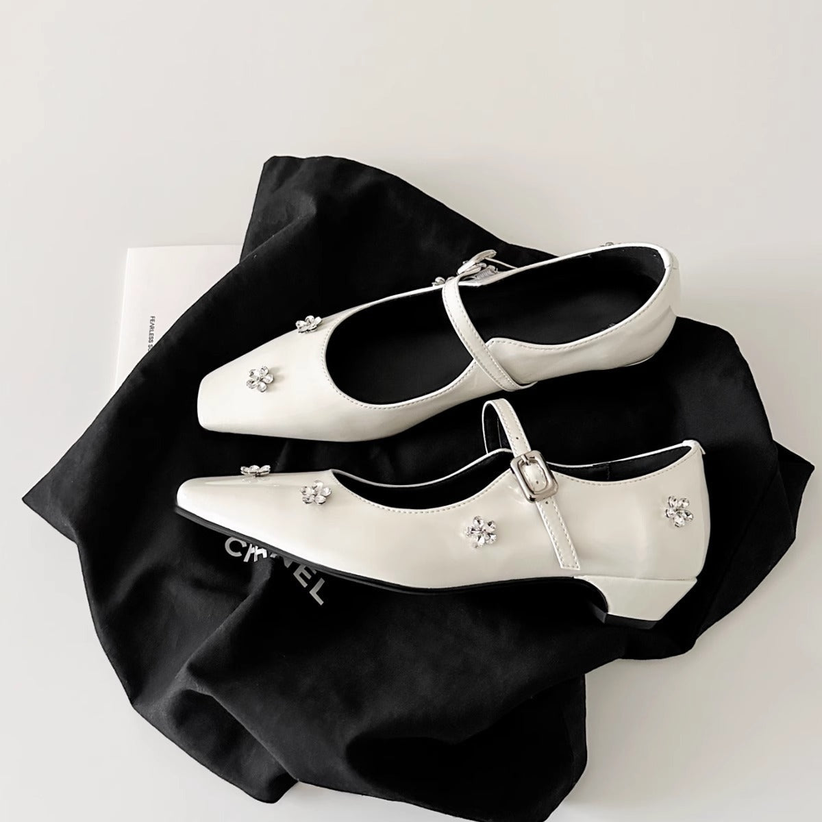 Damen Ballerinas Blumen Dekor Komfort Riemen