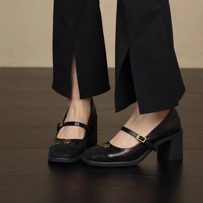 Elegante Damen Pumps mit Riemen Schwarz