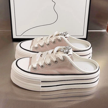 Damen Plateau Sneaker Glänzend Schnürsenkel Modern - BerlinGlamour