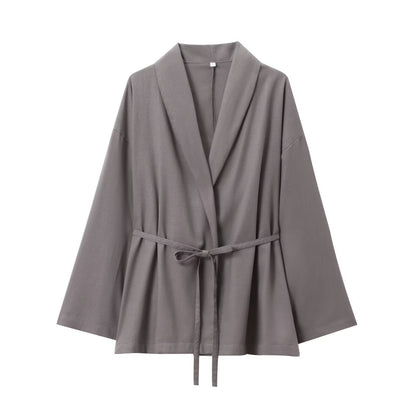 Elegantes Zweiteiler Set Modern mit Bindegürtel und weite Hose