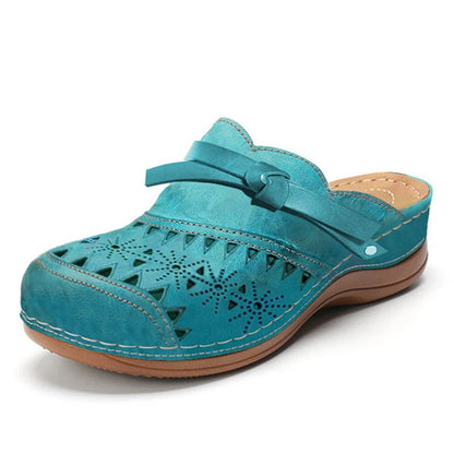Damen Clogs Bequem mit Lochmuster und Riemen - BerlinGlamour