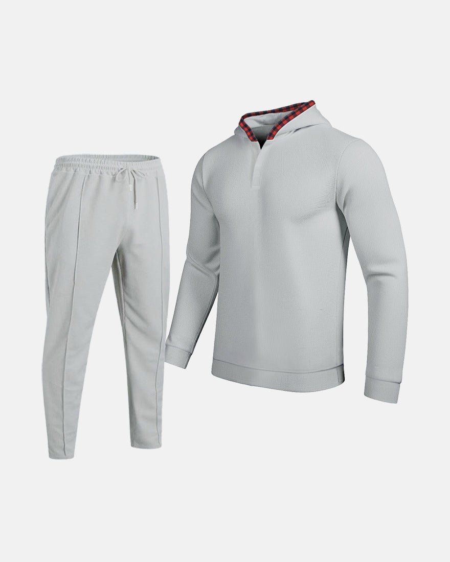 ein Beispiel für einen Titel: Sportlicher Herren Hoodie mit Karodetails und passtgenauen Jogginghose BerlinGlamour