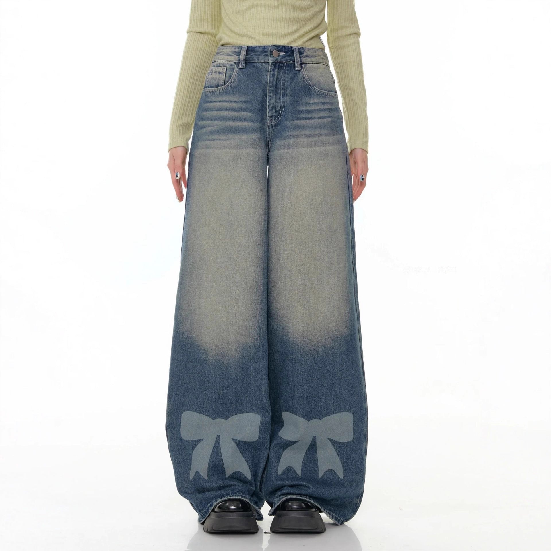 Weite Damen Jeans mit Dekoration und Schleifen details - BerlinGlamour