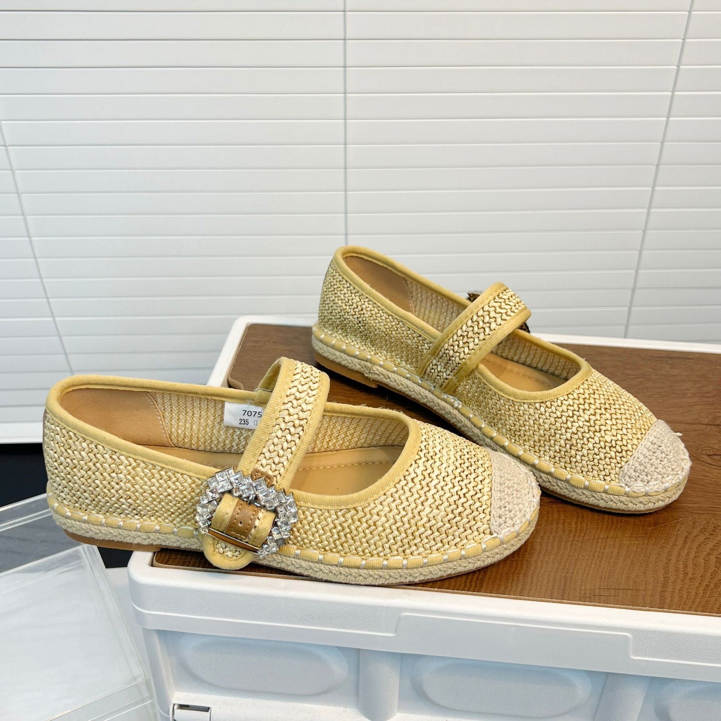 Damen Slipper Geblümt mit Strass Schnalle Comfort
