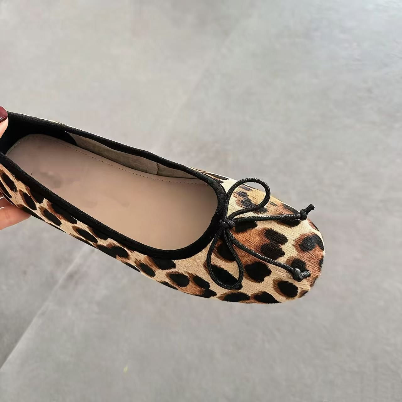 Damen Ballerinas Schuhe mit Punkten und Schleife Elegant