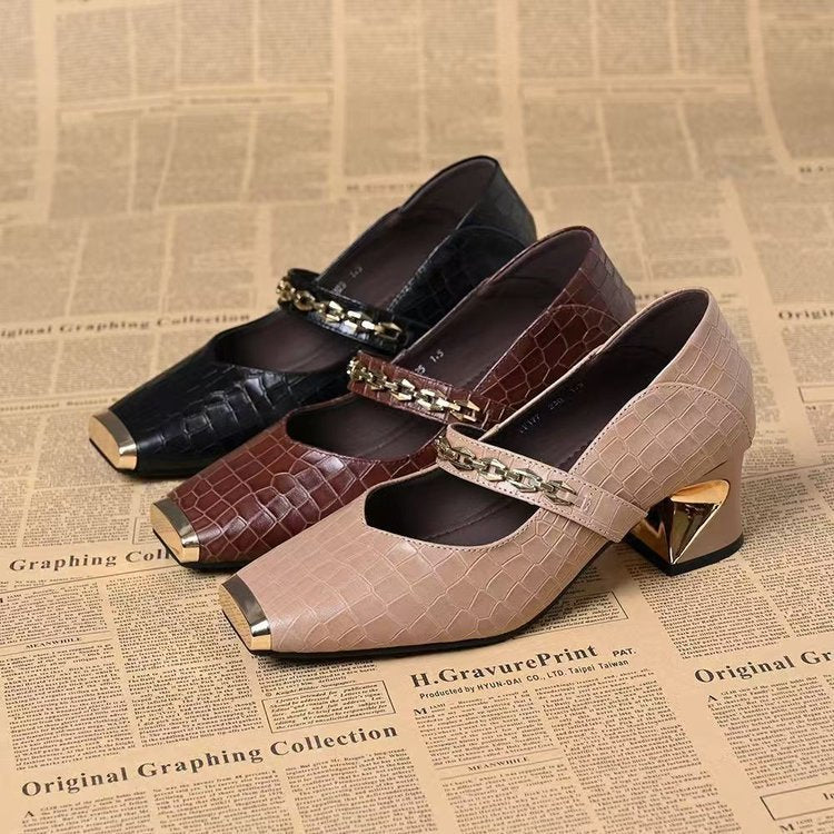 Damen Schuhe Blockabsatz Elegante Ketten Detail - BerlinGlamour