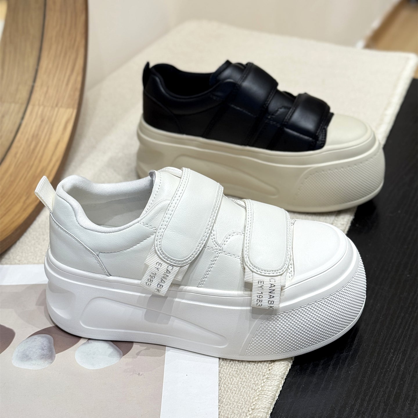 Damen Sneaker Plateau High Heel Klettverschluss Modern - BerlinGlamour