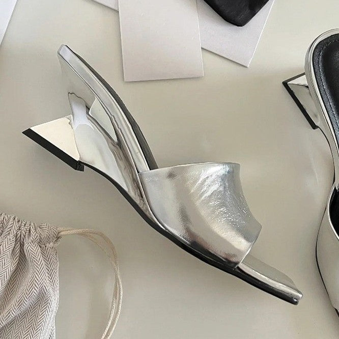 Damen Mules Offen mit Glitzer Obermaterial und Hochem Blockabsatz
