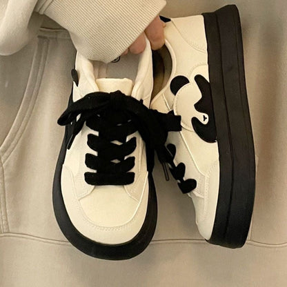 Damen Sneaker Mode Schuhe mit Auffälligem Design - BerlinGlamour