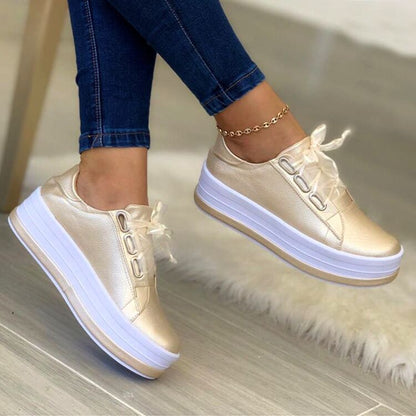 Damen Plateau Sneaker Metallic Glanz Schnürsenkel Modern