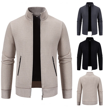 Herren Strickjacke Modern mit hohem Kragen und Reißverschlusstaschen - BerlinGlamour