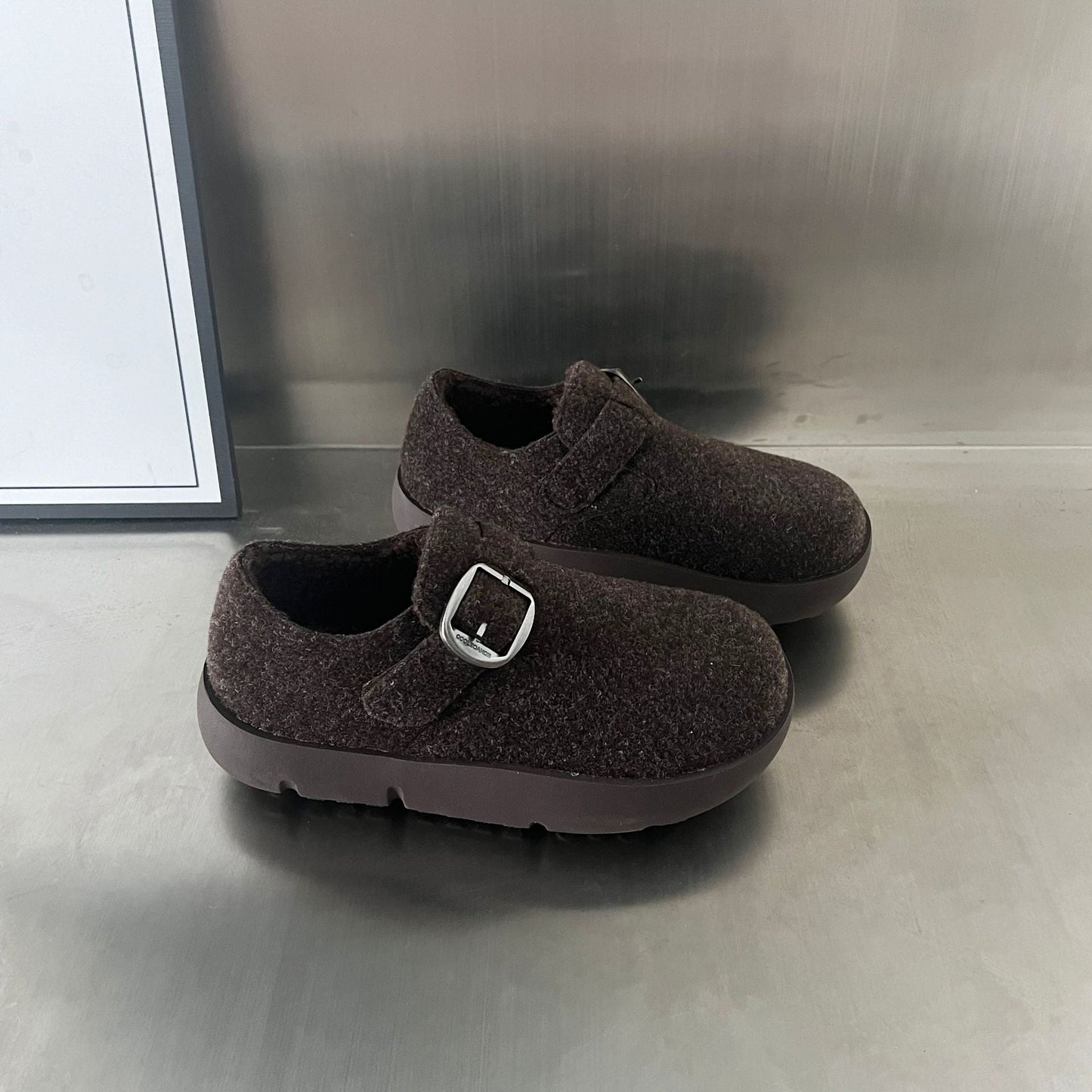 Damen Clogs Bequem Schnallen Design Modern