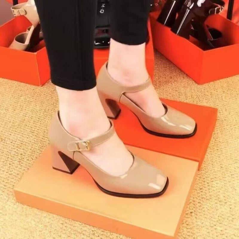 Damen Pumps mit Riemchen und Blockabsatz Elegante Schuhe - BerlinGlamour