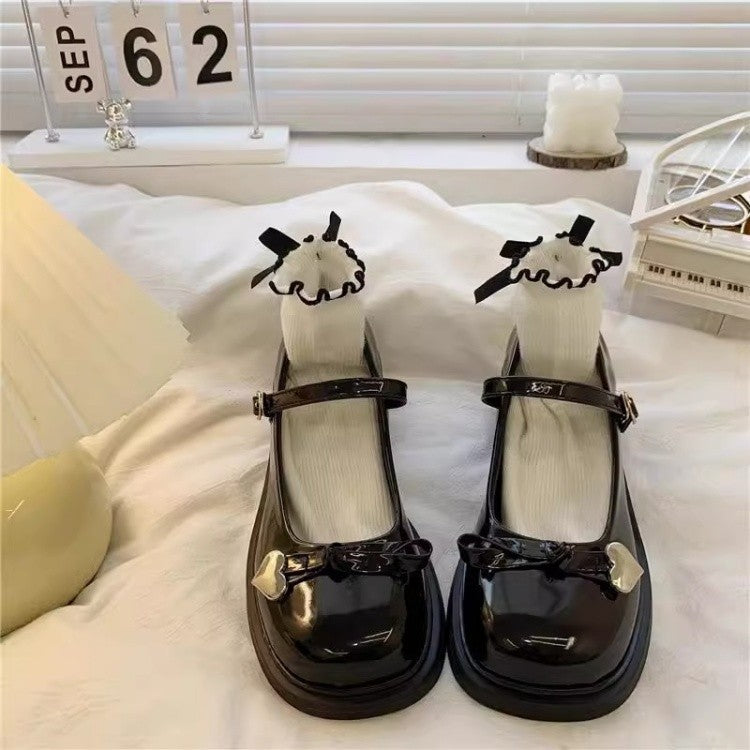 Damen Schuhe Mary Jane mit Herz und Rüschen