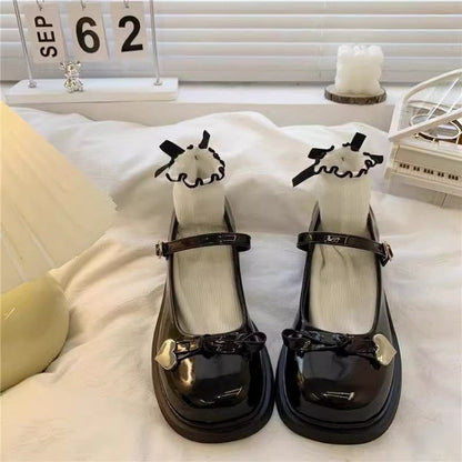 Damen Schuhe Mary Jane mit Herz und Rüschen