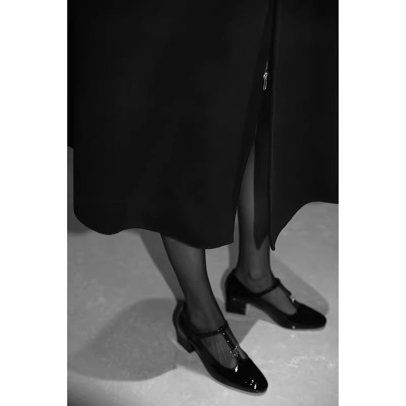 Elegante Damen Pumps mit T-Riemen Hochglanz