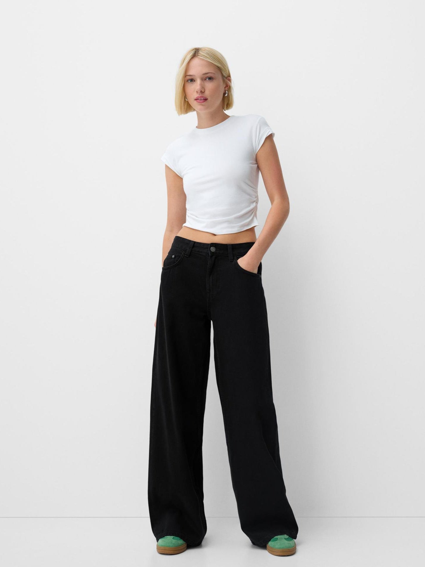 Damen High-Waist Jeans Hose mit Weitem Bein und Modernem Schnitt