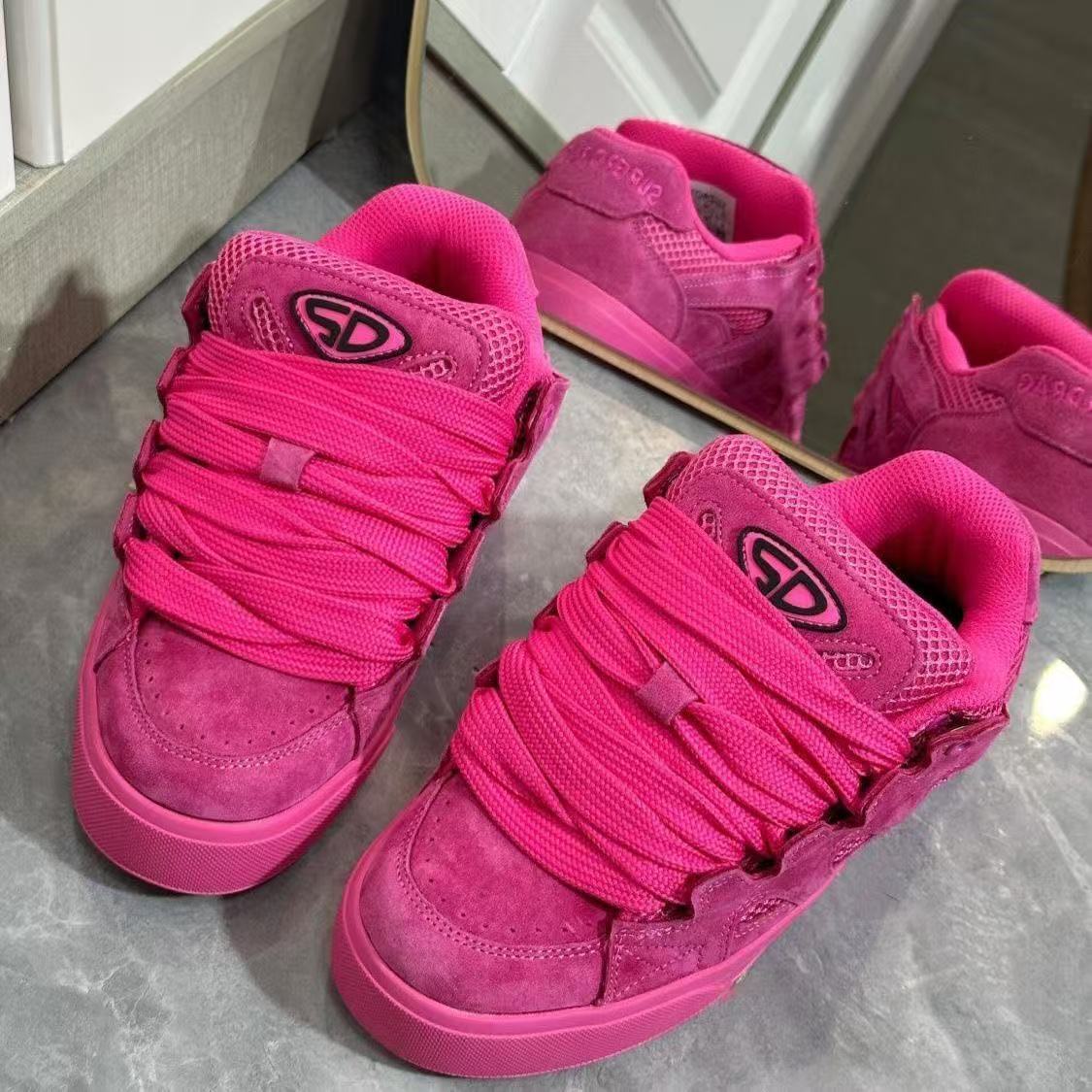 Damen Sneaker High-Top Sportlich mit Schnürsystem und Dämpfung - BerlinGlamour