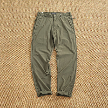 Herren Chino-Hose mit elastischem Bund und praktischen Eingrifftaschen BerlinGlamour ist ein Produkt, das ich gerne in meinem Online-Shop anbieten würde. Der Name Herren Chino-Hose