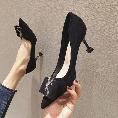 Damen Pumps Hochhackig mit Blockabsatz und Druckknöpfen Elegant - BerlinGlamour