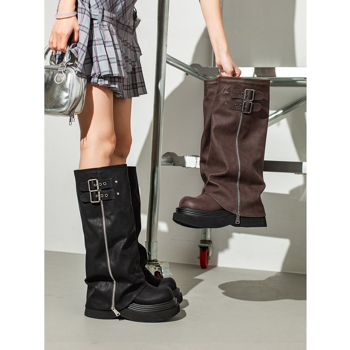 Damen Stiefel Overknee Plateau mit Schnallen Robust - BerlinGlamour