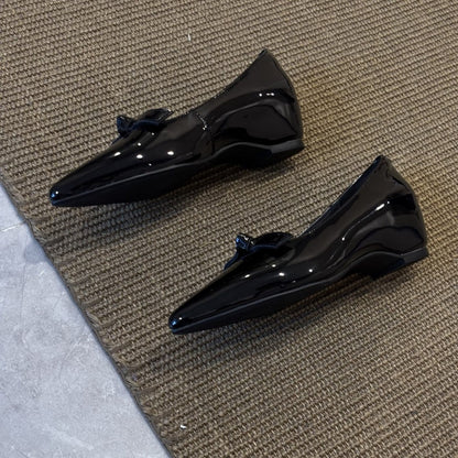 Damen Lack-Schuhe Elegante Schleife Schwarz