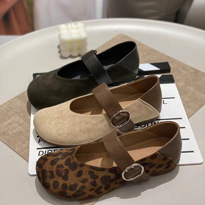 Damen Ballerinas Leopardenmuster Schuhe mit Riemen - BerlinGlamour