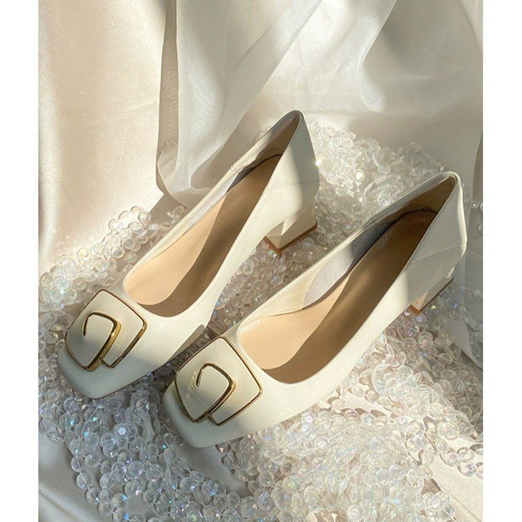 Damen Pumps Komfortabel Schnallen Detail Stilvoll - BerlinGlamour