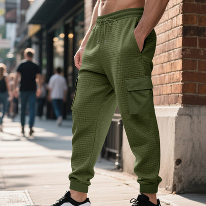 Ein moderner Jogginghose mit atmungsaktiven Seitentaschen und elastischem Bund.
