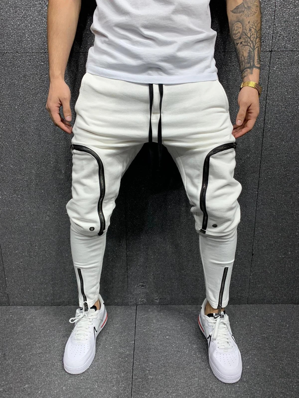 Moderner Herren Jogginghose mit Reißverschluss Detail