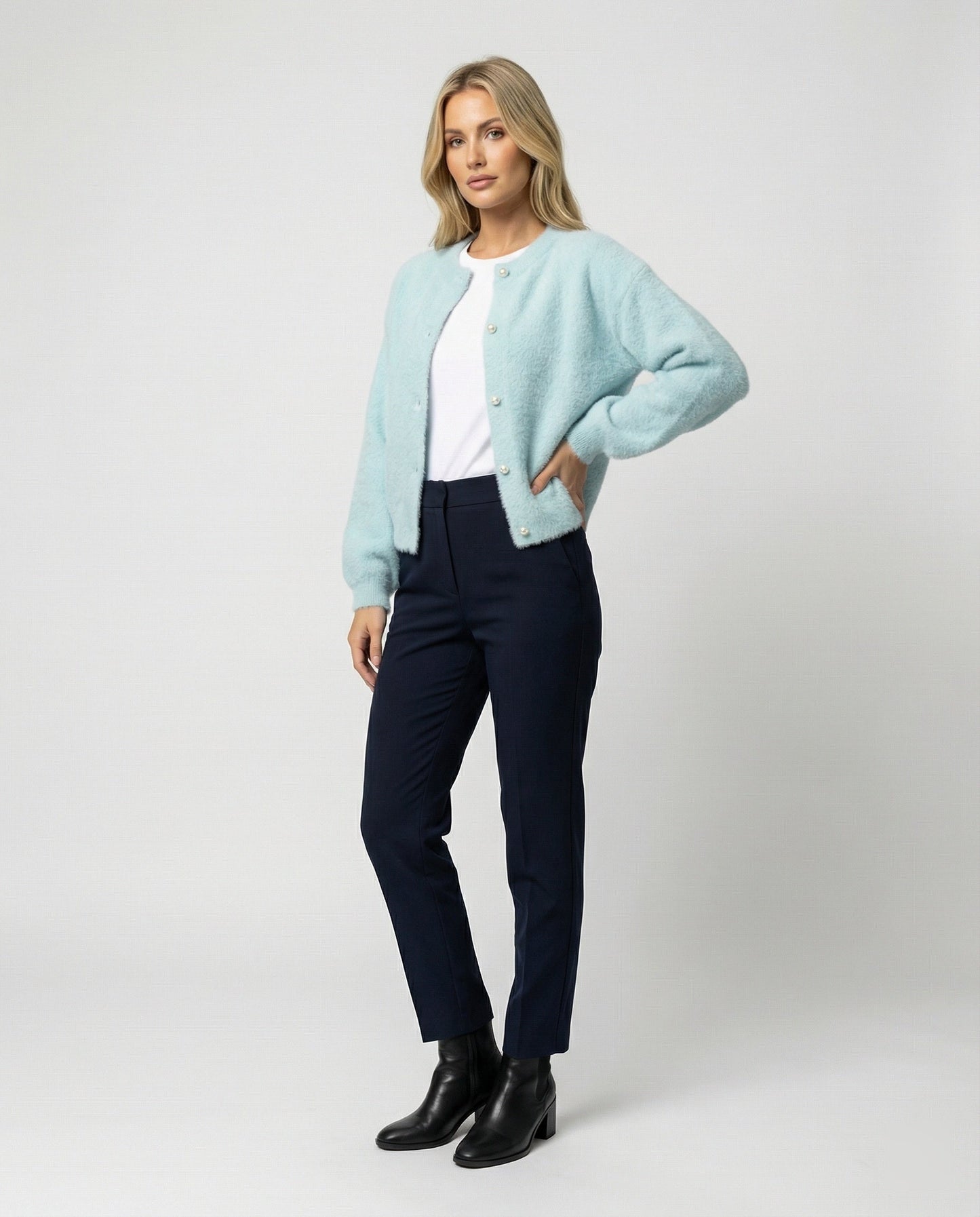 Damen Strickjacke Flauschig Angora Optik mit Perlenknöpfen