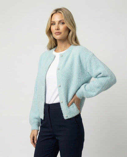 Damen Strickjacke Flauschig Angora Optik mit Perlenknöpfen - BerlinGlamour