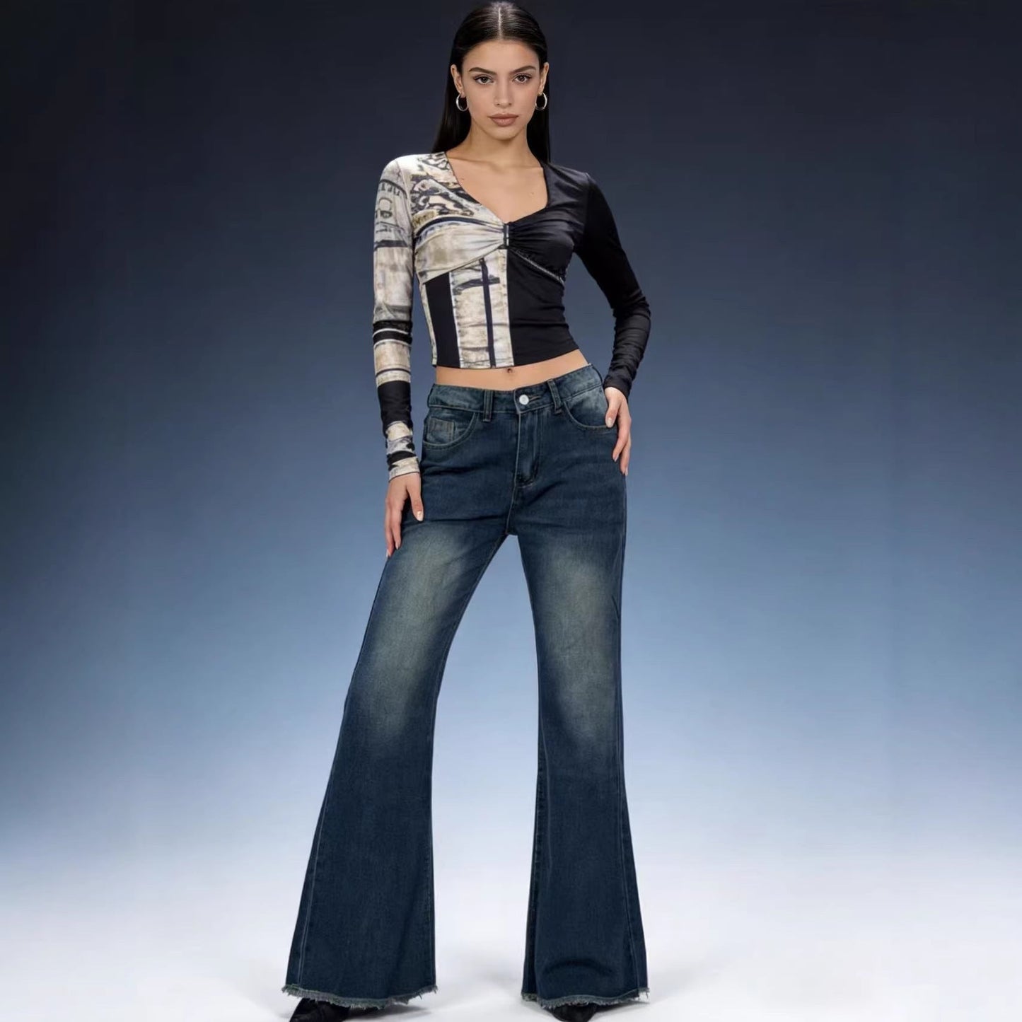 Damen Flare Jeans Hochwerder mit Fransen Saum - BerlinGlamour