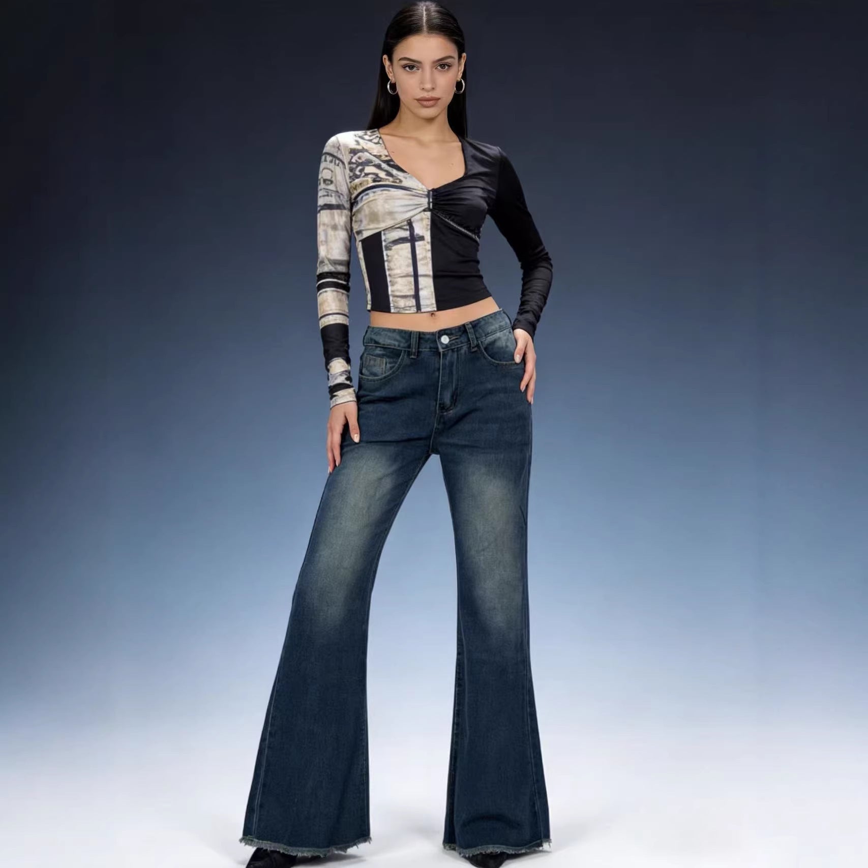 Damen Flare Jeans Hochwerder mit Fransen Saum - BerlinGlamour