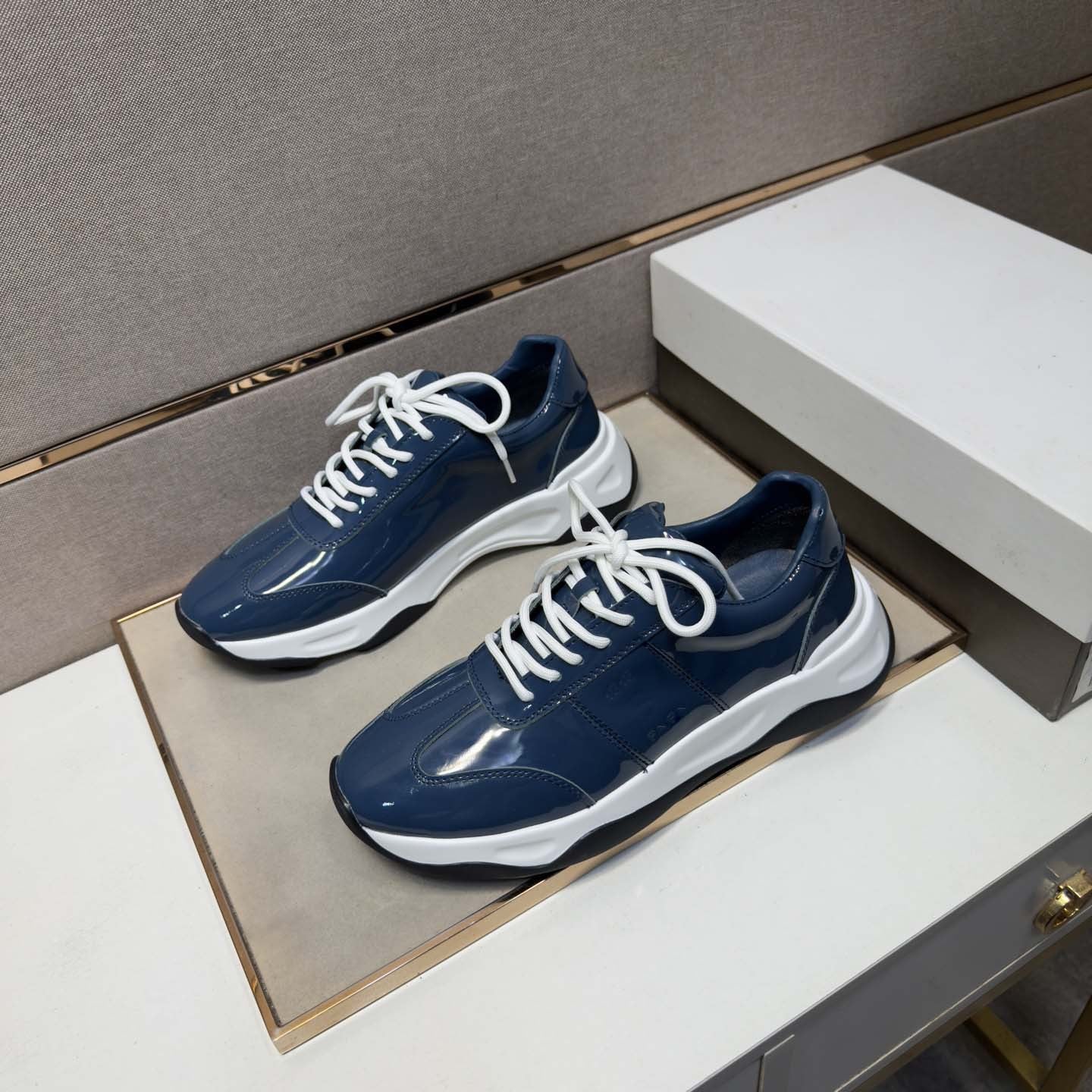Damen Sneaker Sportlich Mit Glanzverschluss