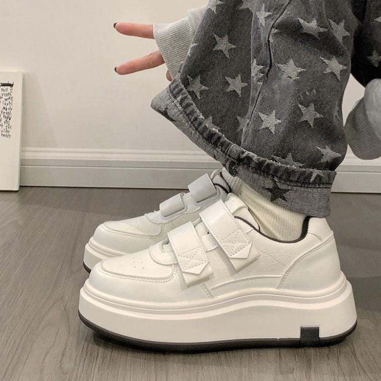 Damen Sneaker Sportlich Weite Sohle Elegantes Design