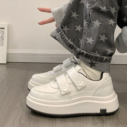 Damen Sneaker Sportlich Weite Sohle Elegantes Design
