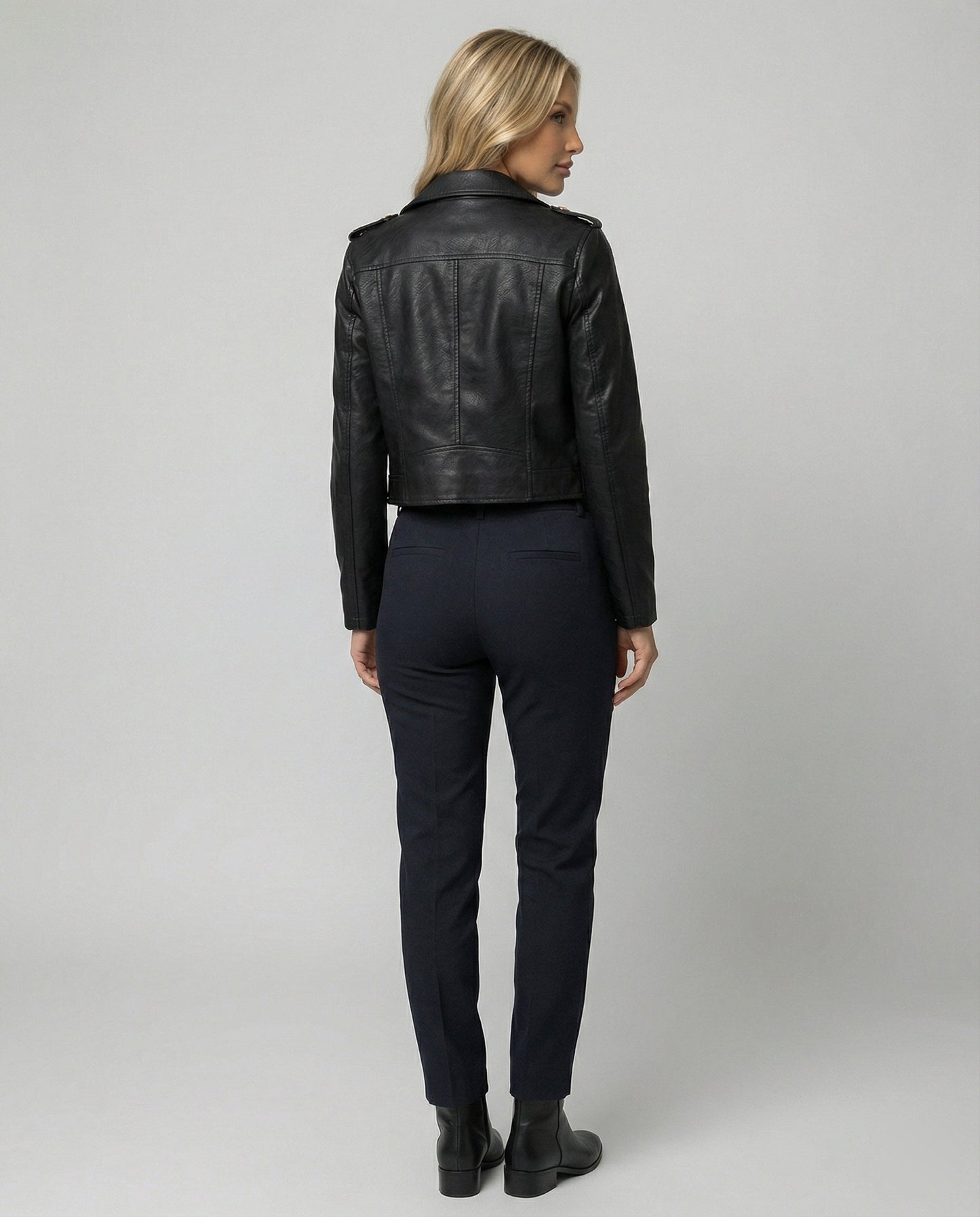 Lederjacke Damen Kurz mit Hemdkragen und Reißverschluss
