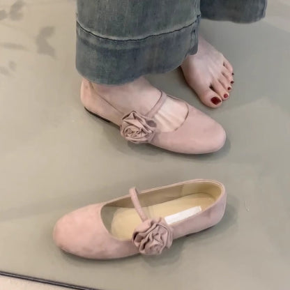 Damen Ballerinas Bequem mit Blumenriemen - BerlinGlamour