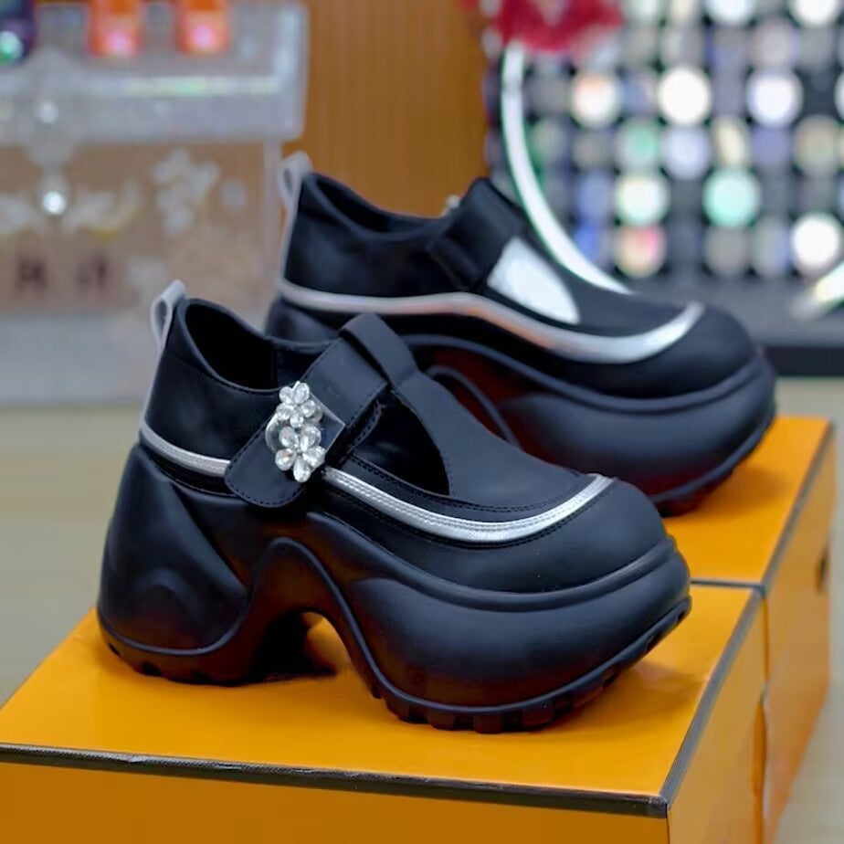 Damen Plattformsandalen Hoch mit Verstellbarem Riemen Blüten Dekor