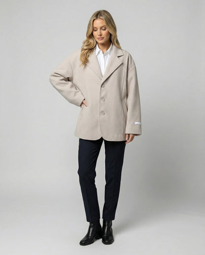 Damen Strickcardigan Weiß Großzügig Mit Knöpfen und Taschen - BerlinGlamour
