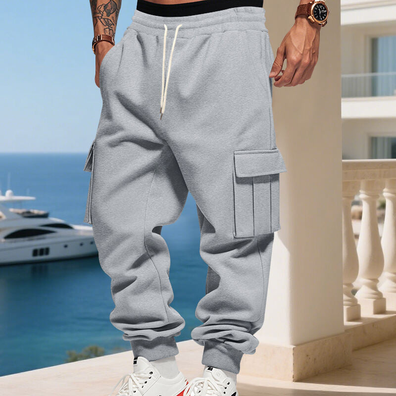 Für den Online-Shop Herren Cargo-Hose mit elastischem Bund BerlinGlamour benötigen wir einen Titel, der modern, trendy und ansprechend ist. Ein möglicher Titel könnte sein:
