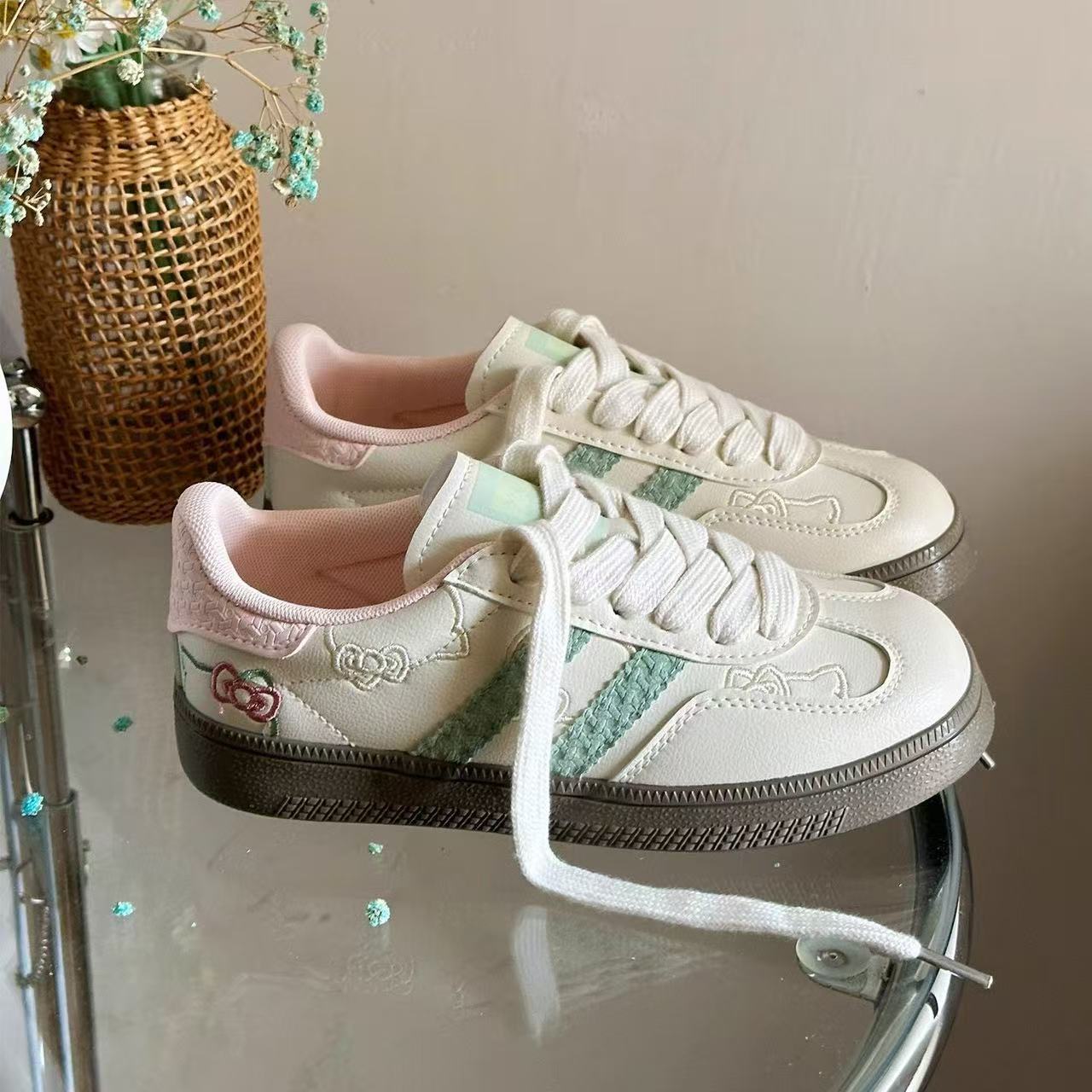 Damen Sneaker mit Blumenmotiv Elastisch Schnüren