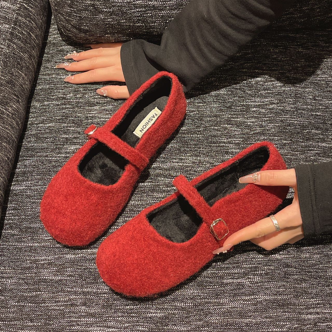 Damen Filzschuhe Bequem Elegant Riemchen Schwarz - BerlinGlamour