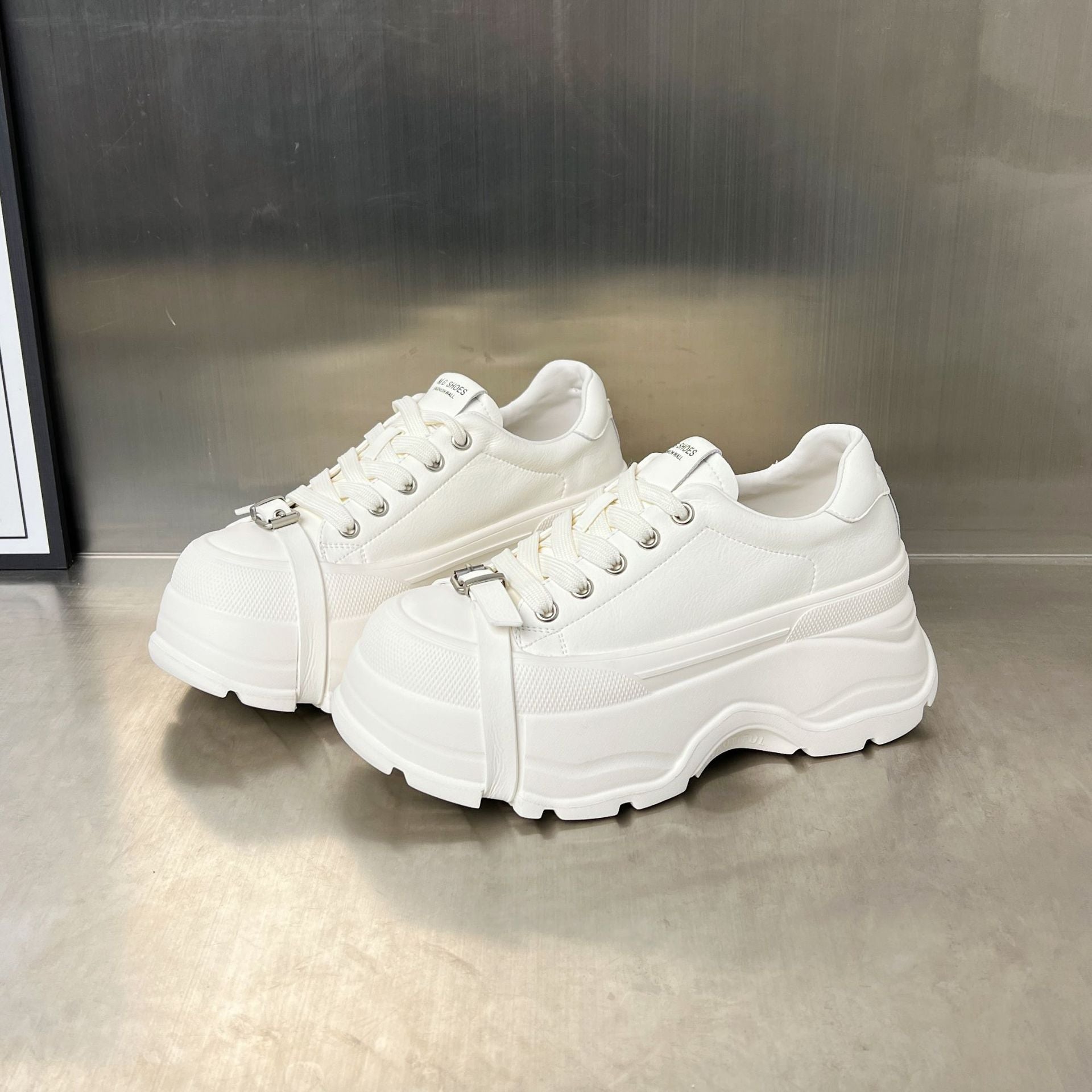 Damen Plateau Sneaker Sportlich Verstellbarer Riemen - BerlinGlamour