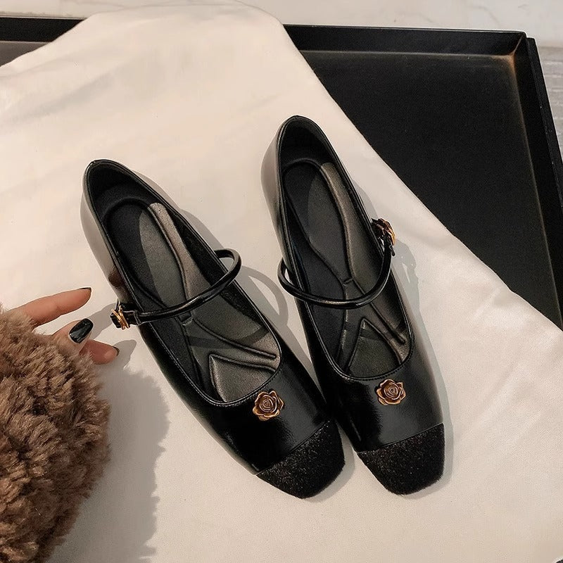 Damen Ballerinas Klassisch mit Riemenverschluss und Blumenmuster