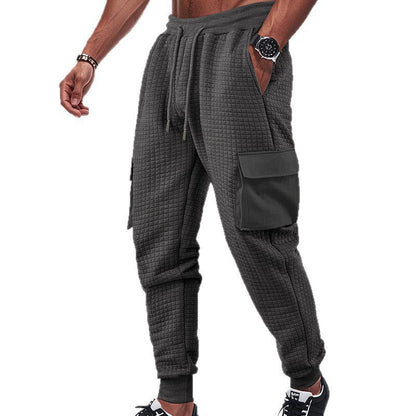 Ein moderner Jogginghose mit atmungsaktiven Seitentaschen und elastischem Bund.