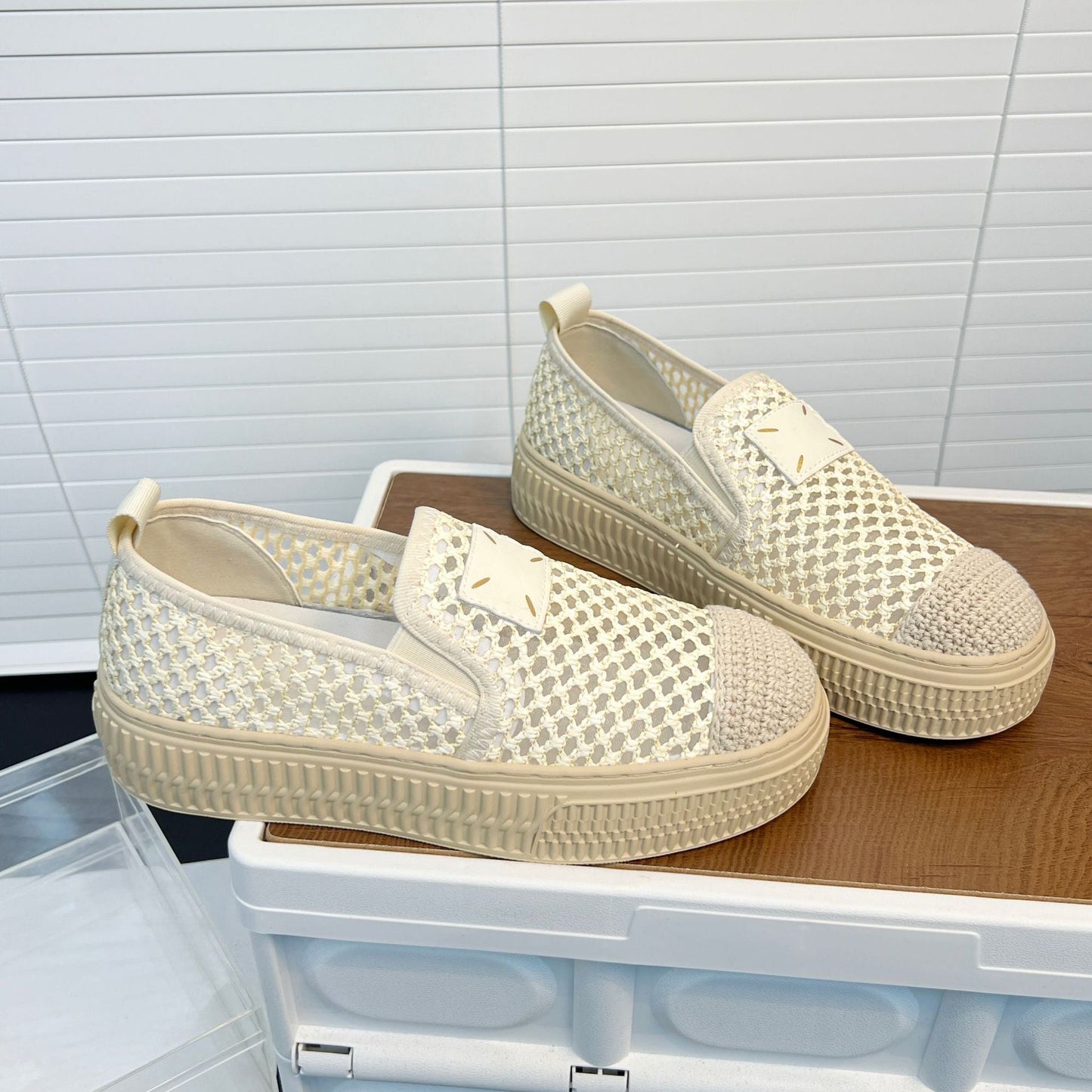 Damen Slipper Geblümt mit Strass Schnalle Comfort